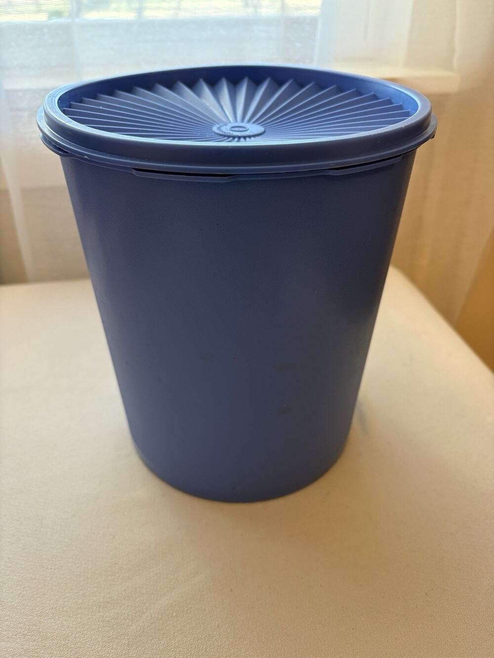 VTG Tupperware Blue Servalier Canister 805-16 Snap Lid 806-12 Replacement